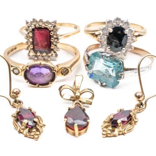FOUR RINGS, A PAIR OF EARRINGS AND A PENDANT (7)