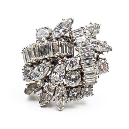 A DIAMOND SPRAY RING (2)