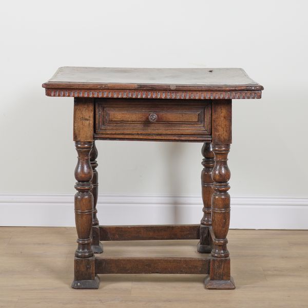 AN 18TH CENTURY ITALIAN WALNUT SINGLE DRAWER SIDE TABLE