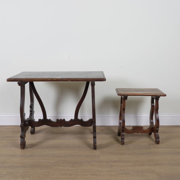 AN 18TH CENTURY ITALIAN WALNUT SIDE TABLE (2)