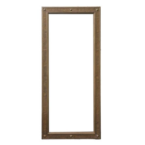 A LARGE RECTANGULAR GILT FRAMED WALL MIRROR