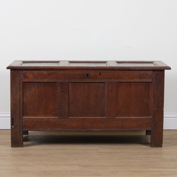 A 17TH CENTURY OAK COFFER