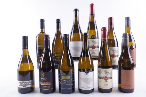 TWELVE BOTTLES CANADIAN WHITE WINE