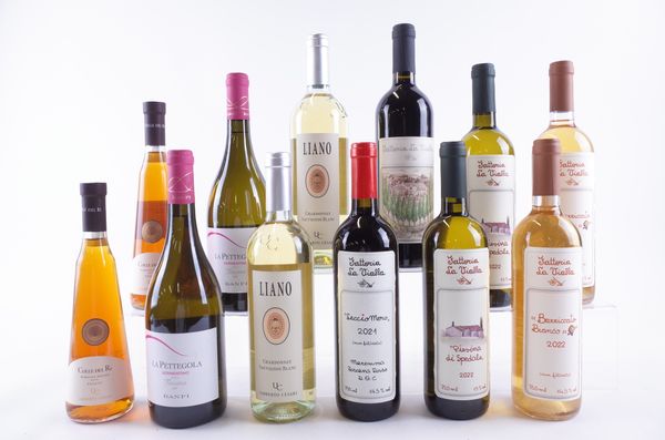 EIGHT BOTTLES ITALIAN WHITE, TWO RED AND TWO DESSERT WINE