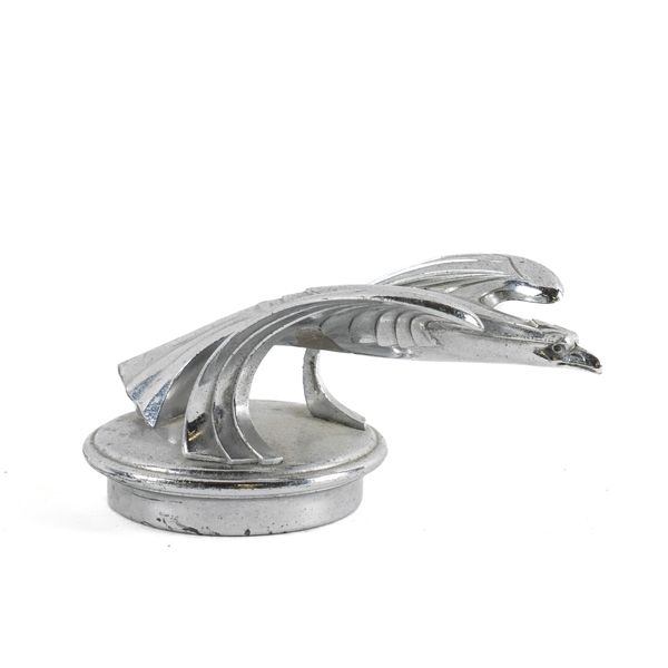 A 1931–1932 CHEVROLET EAGLE RADIATOR MASCOT/HOOD ORNAMENT