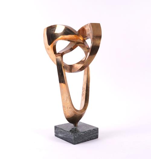 A MODERNIST POLISHED BRASS TWISTED SCULPTURE