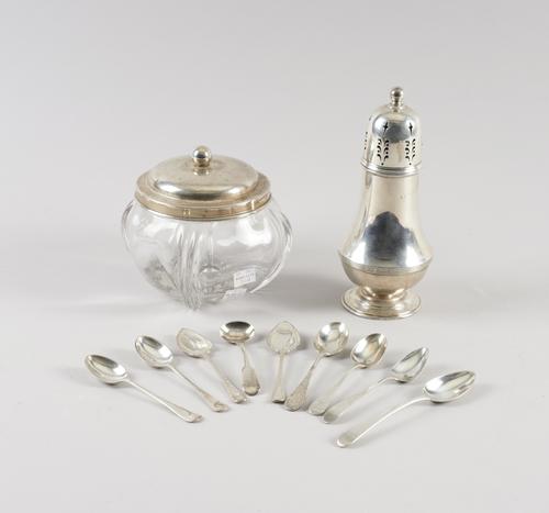 A SILVER SUGAR CASTER AND TEN FURTHER ITEMS (11)