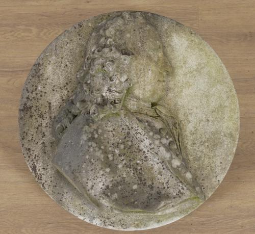 AN ENGLISH RELIEF CARVED MARBLE PORTRAIT ROUNDEL