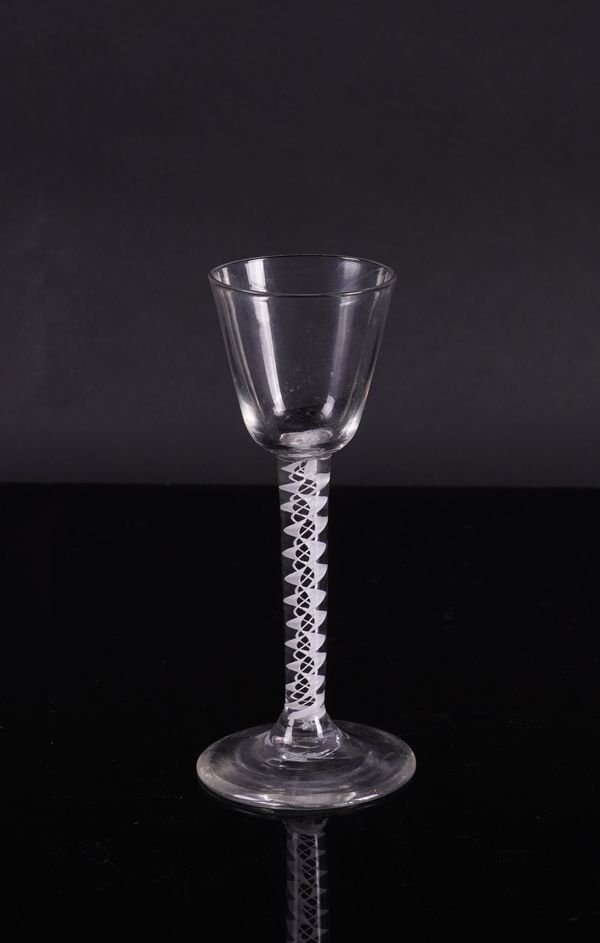 AN OPAQUE TWIST WINE GLASS