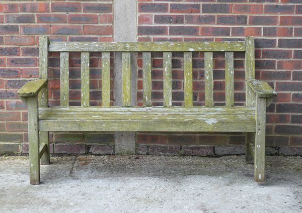 A HARDWOOD GARDEN BENCH