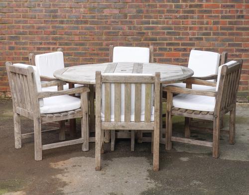 A HARDWOOD GARDEN GATELEG  CIRCULAR TABLE (7)
