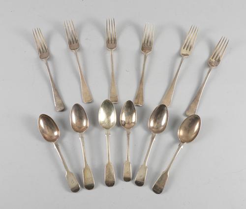 A GROUP OF SILVER TABLE FLATWARE (12)