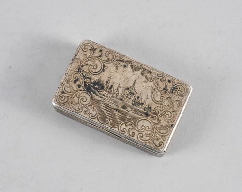 A RUSSIAN SNUFF BOX