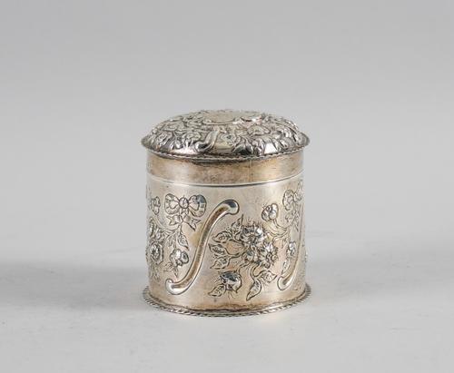 A VICTORIAN SILVER DRESSING TABLE JAR AND COVER