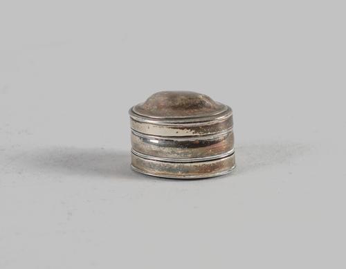 A GEORGE III SILVER NUTMEG GRATER