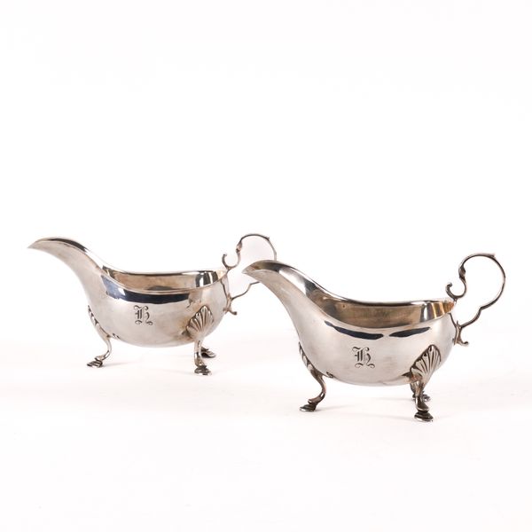 A PAIR OF LATE VICTORIAN SILVER SAUCEBOATS (2)