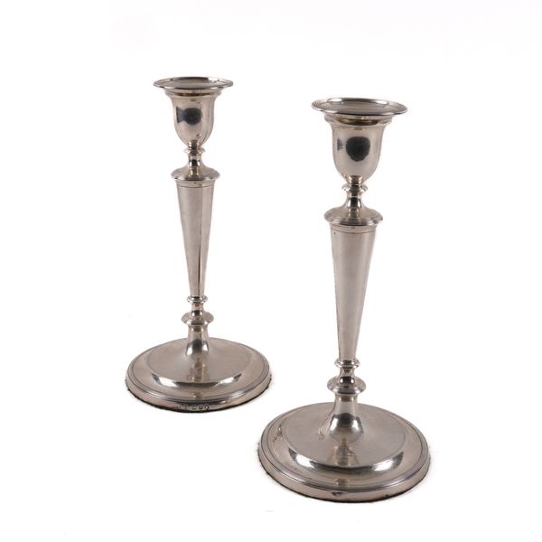 A PAIR OF GEORGE III SILVER TABLE CANDLESTICKS