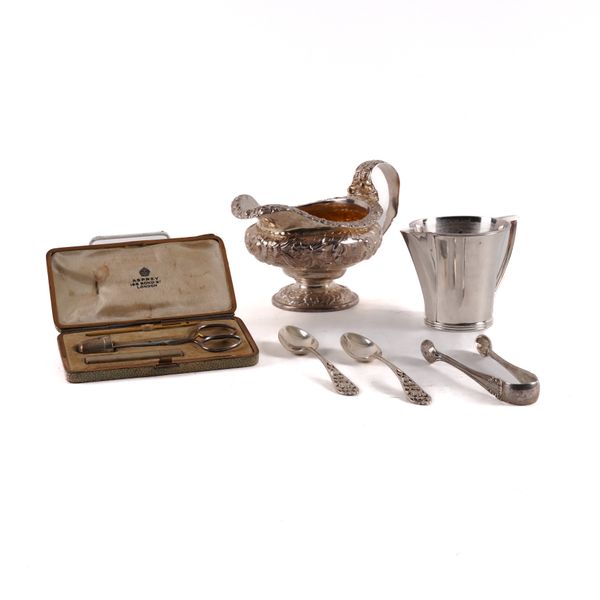 A GROUP OF SILVER AND SILVER MOUNTED WARES (6)