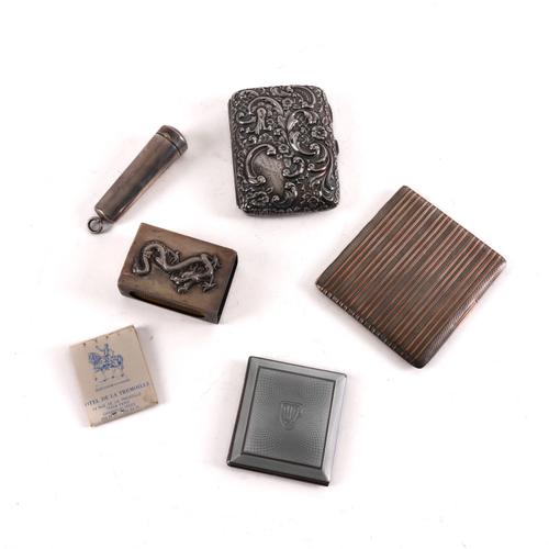 A SILVER CIGARETTE CASE AND FOUR FURTHER ITEMS (5)