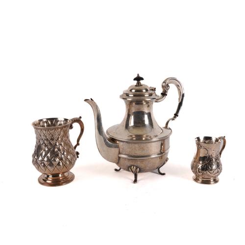 A SILVER MUG AND TWO PLATED ITEMS (3)