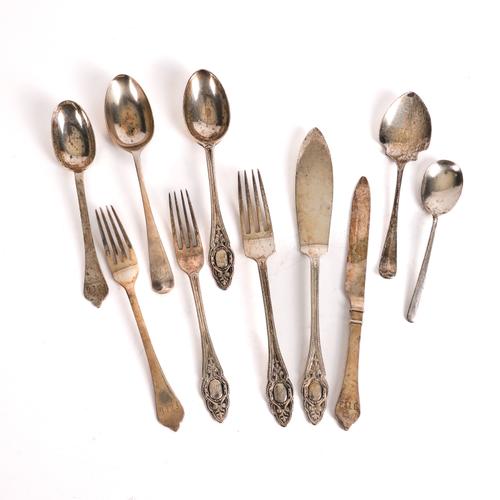 TEN ITEMS OF SILVER FLATWARE (10)