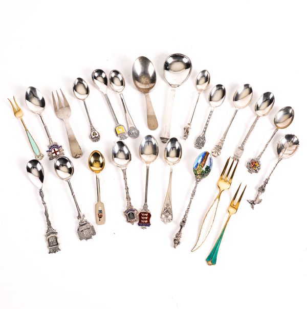 A GROUP OF SILVER AND FOREIGN FLATWARE (23)