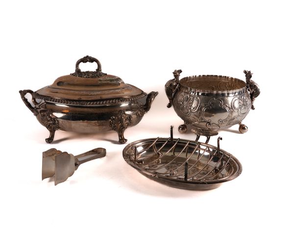 A GROUP OF PLATED WARES (6)