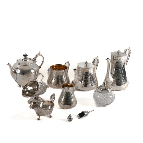 A GROUP OF PLATED WARES (10)