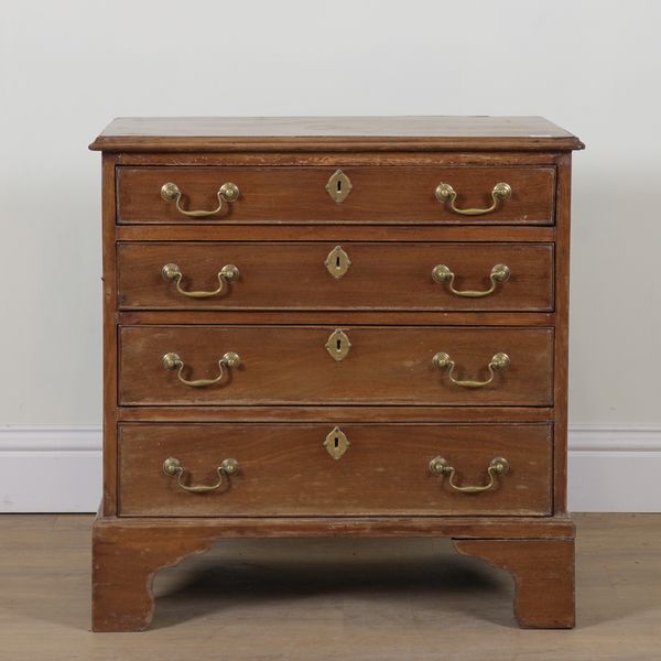 A MID 18TH CENTURY MAHOGANY CHEST OF DRAWERS