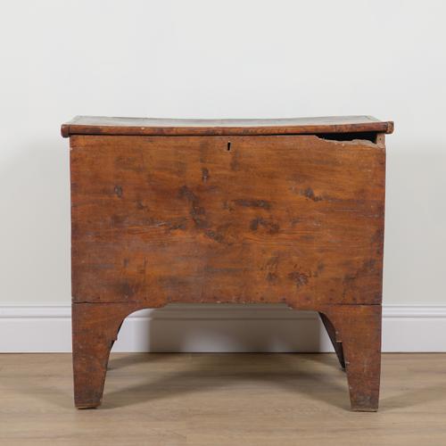 A 17TH CENTURY ELM LIFT TOP BLANKET BOX