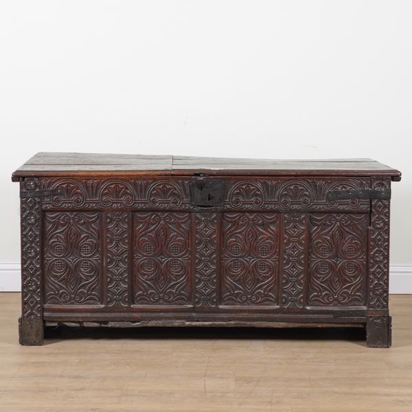 A LARGE 17TH CENTURY OAK COFFER