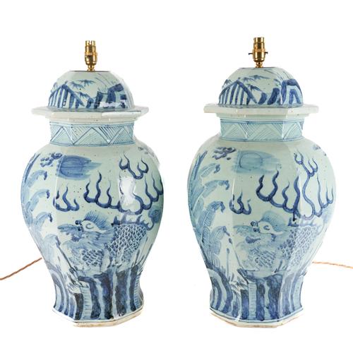 A PAIR OF LARGE BLUE AND WHITE CERAMIC BALUSTER TABLE LAMPS (2)