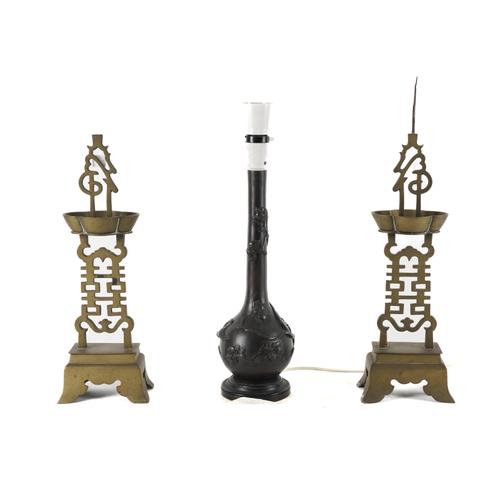 A JAPANESE MEIJI PERIOD BRONZE BOTTLE VASE ADAPTED TO A TABLE LAMP (3)