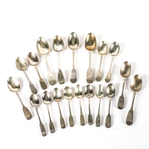 A GROUP OF SILVER FIDDLE PATTERN TABLE FLATWARE