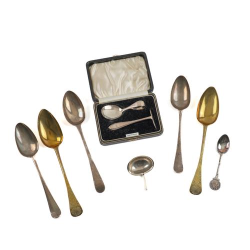 A GROUP OF TABLE FLATWARE (8)