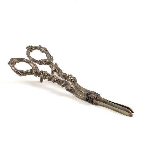 A PAIR OF DUTCH SILVER GRAPE SCISSORS