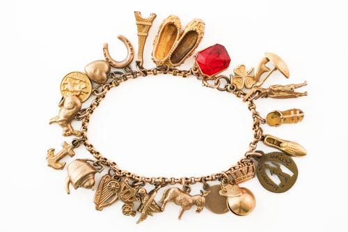 A BELCHER LINK CHARM BRACELET