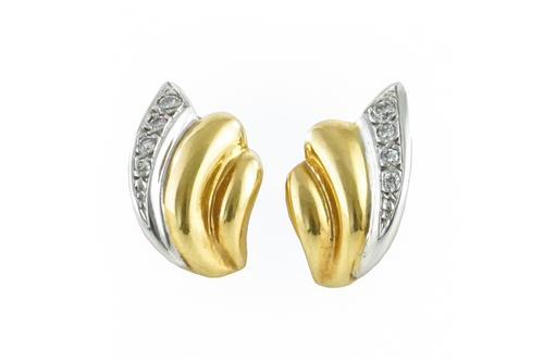 A PAIR OF BICOLOUR GOLD AND DIAMOND EARRINGS