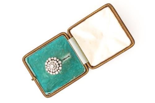 A VICTORIAN DIAMOND BROOCH