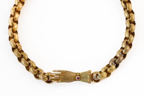 A GOLD BELCHER LINK NECKLACE