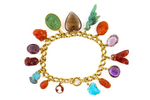 A 15CT CHARM BRACELET