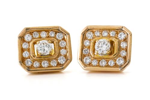 A PAIR OF DIAMOND SET EARRINGS