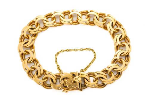 A FANCY LINK GOLD BRACELET