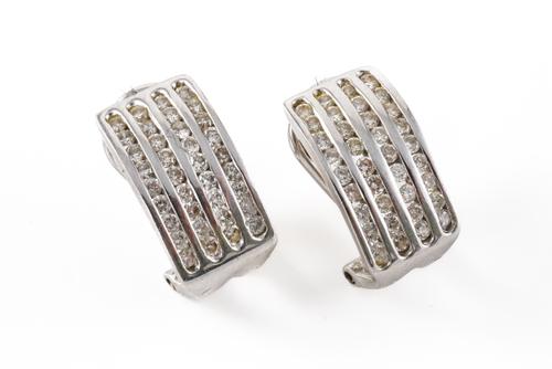 A PAIR OF DIAMOND EARRINGS, BOXED