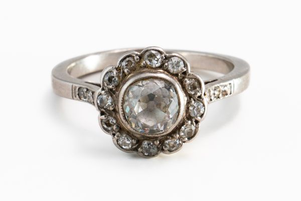 A DIAMOND CLUSTER RING