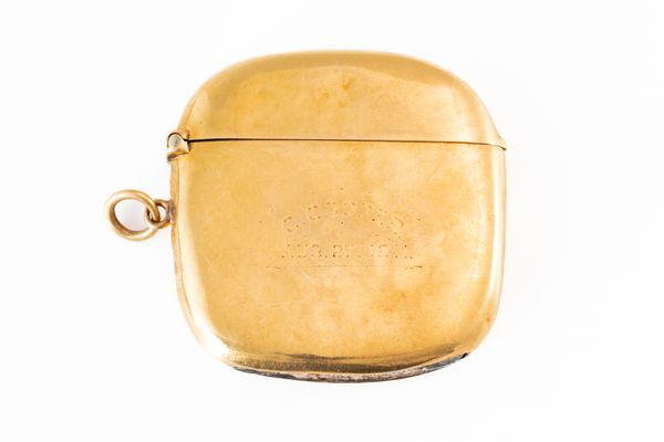 AN 18CT GOLD VESTA CASE