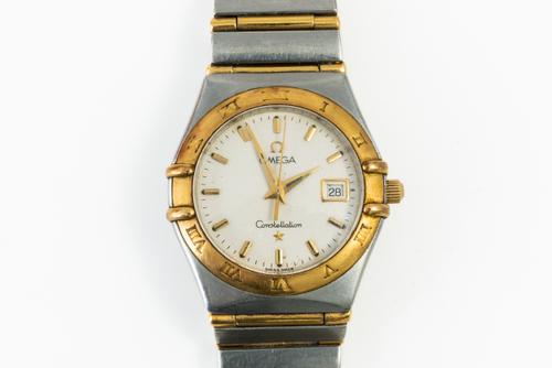 AN OMEGA CONSTELLATION STEEL AND GOLD LADY'S BRACELET WRISTWATCH
