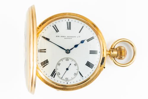 AN 18CT GOLD KEYLESS WIND HALF HUNTING CASED GENTLEMAN'S POCKET WATCH