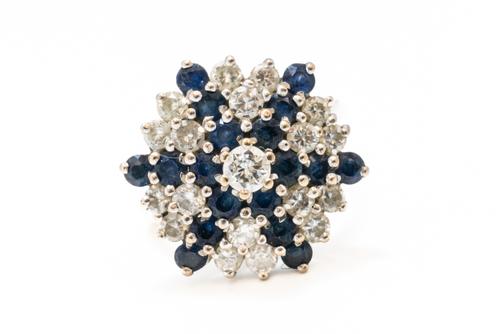 A VINTAGE SAPPHIRE AND DIAMOND RING