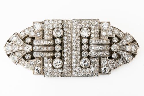 AN ART DECO DIAMOND DOUBLE CLIP BROOCH